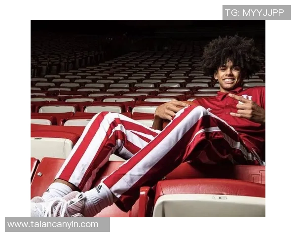 高颜值足球球星头像大集结,帅气面容尽显风采,颜值与实力并存的球场明星 高颜值足球球星头像大集结,帅气面容尽显风采,颜值与实力并存的球场明星